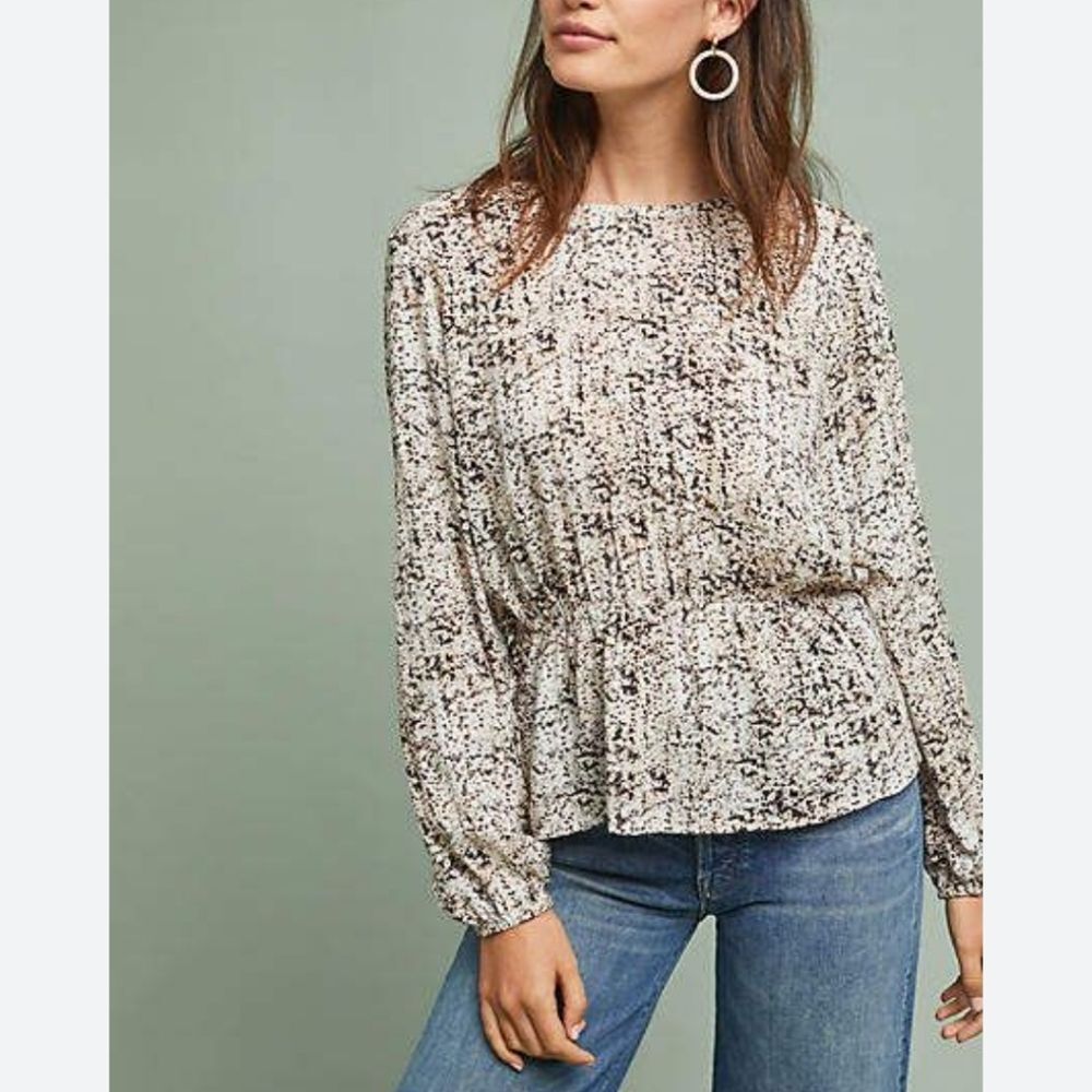 Anthropologie Cloth & Stone Peplum Surplice Back Abstract Print Top Size…